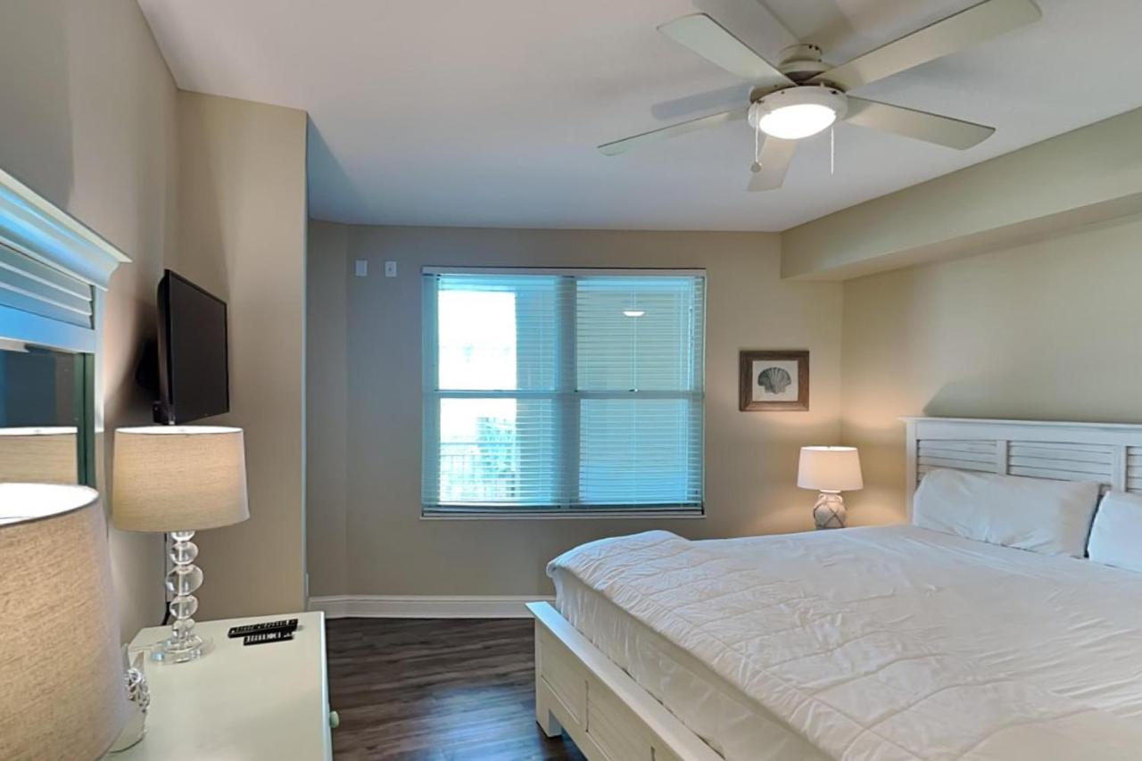 Aqua 404 Apartment